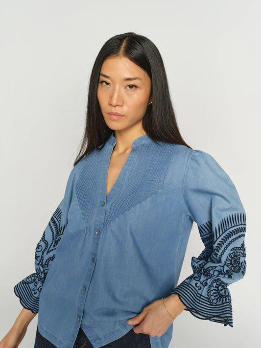 Bluzka – MOS MOSH – jeansowa niebieska, haftowane rękawy